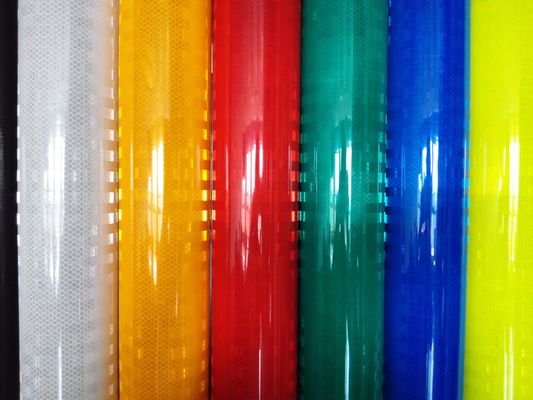 Zelfklevende acryl micro-prismatische ingenieur EGP HIP diamantkwaliteit verkeersbord reflecterend materiaal afdrukbare vinyltapefilm