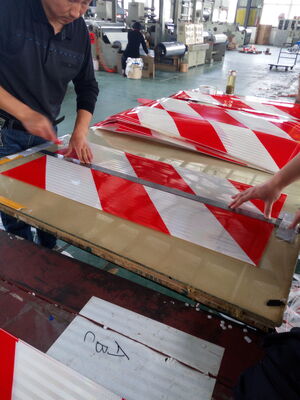 Aangepaste logo zeefdruk Chevron reflector reflecteren sticker rechthoek geel rood prismatische reflecterende tape sticker