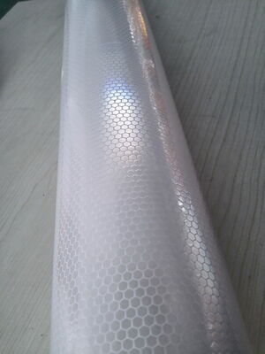 1.24m * 45.7m MicroPrismatic PVC Honingraat Reflecterende Vinyl Sticker Film Reflecterende Folie voor Verkeersborden Verkeersveiligheidsborden