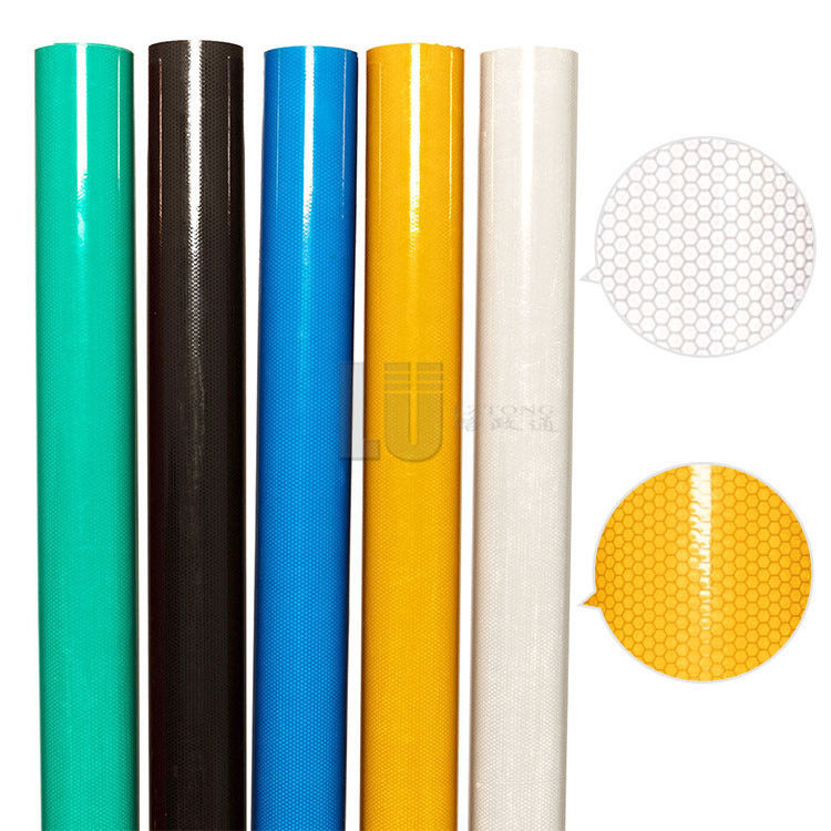 PVC-reflecterend plaatje van commerciële kwaliteit 1.24M*45.7M/rol voor verkeersveiligheidstekens