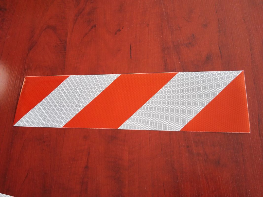 Buiten de Vrachtwagens Weerspiegelend Voertuig die van de Waarschuwings Semi Aanhangwagen Band op de Bedrijfsvoertuigen van Stortplaatsvrachtwagens merken