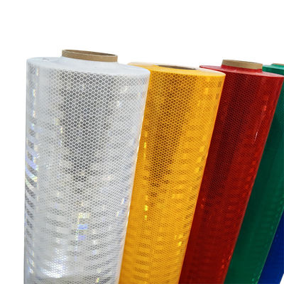 Op maat gemaakte printable prismatische retro-reflecterende vinyl zelfklevende HIP-kwaliteit reflecterende plaat rollen voor snelweg verkeersbord